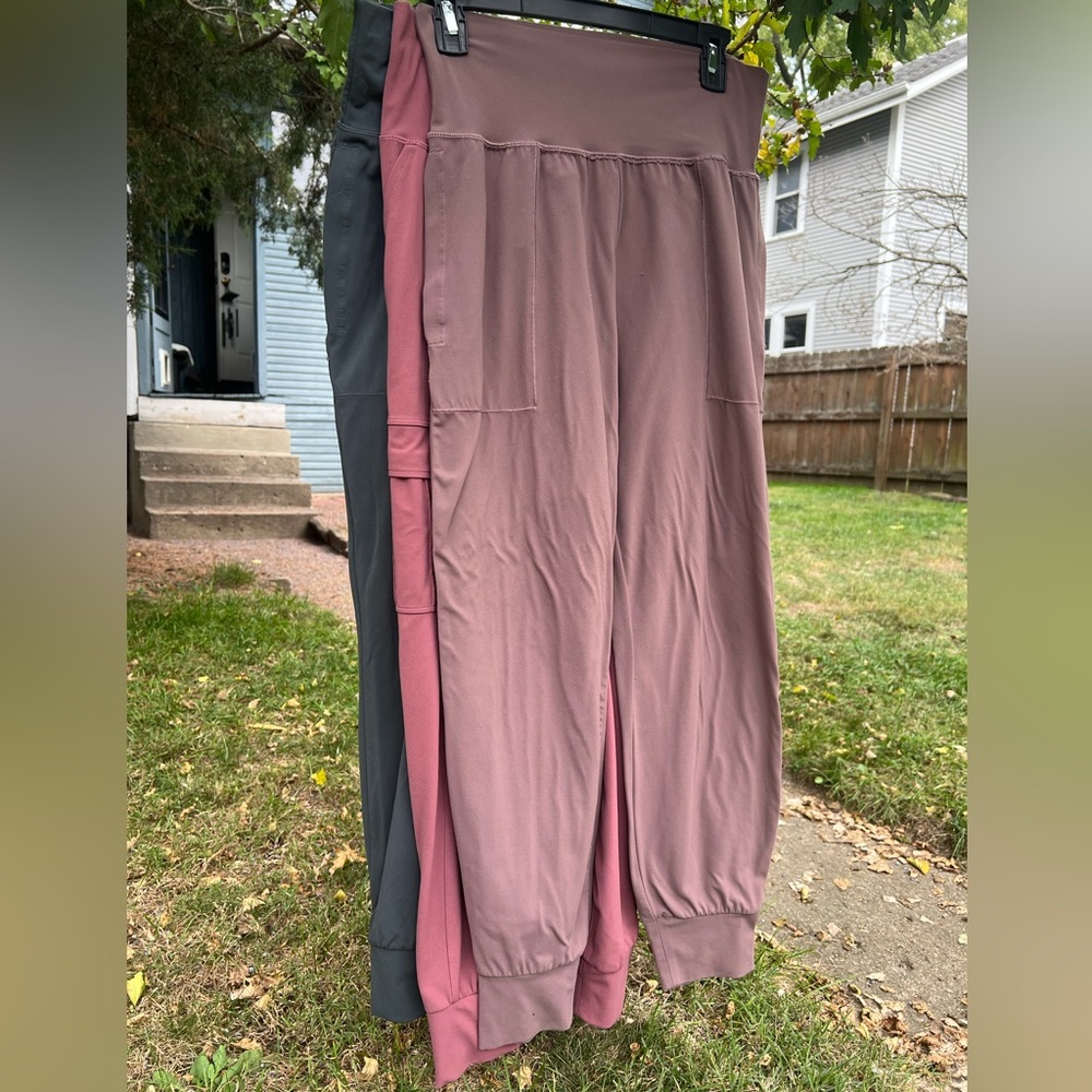 Athleta Salutation Jogger S Powervita high rise pockets Taupe Capri - Picture 5 of 5